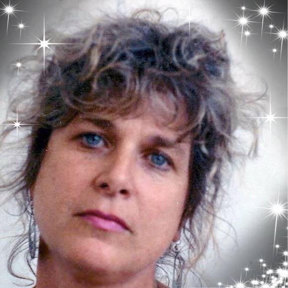 Meet your Posher, Janet - Picture 1 of 1